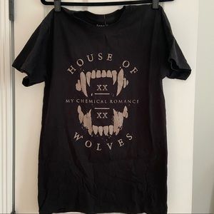 SOLD 🥀 My Chemical Romance House of Wolves t-shirt